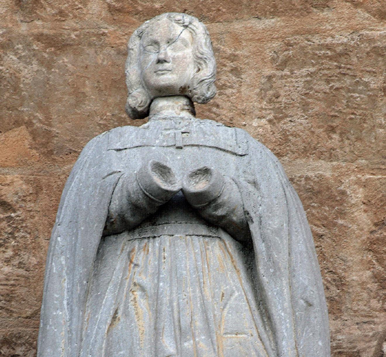 Escultura de Isabel la Católica