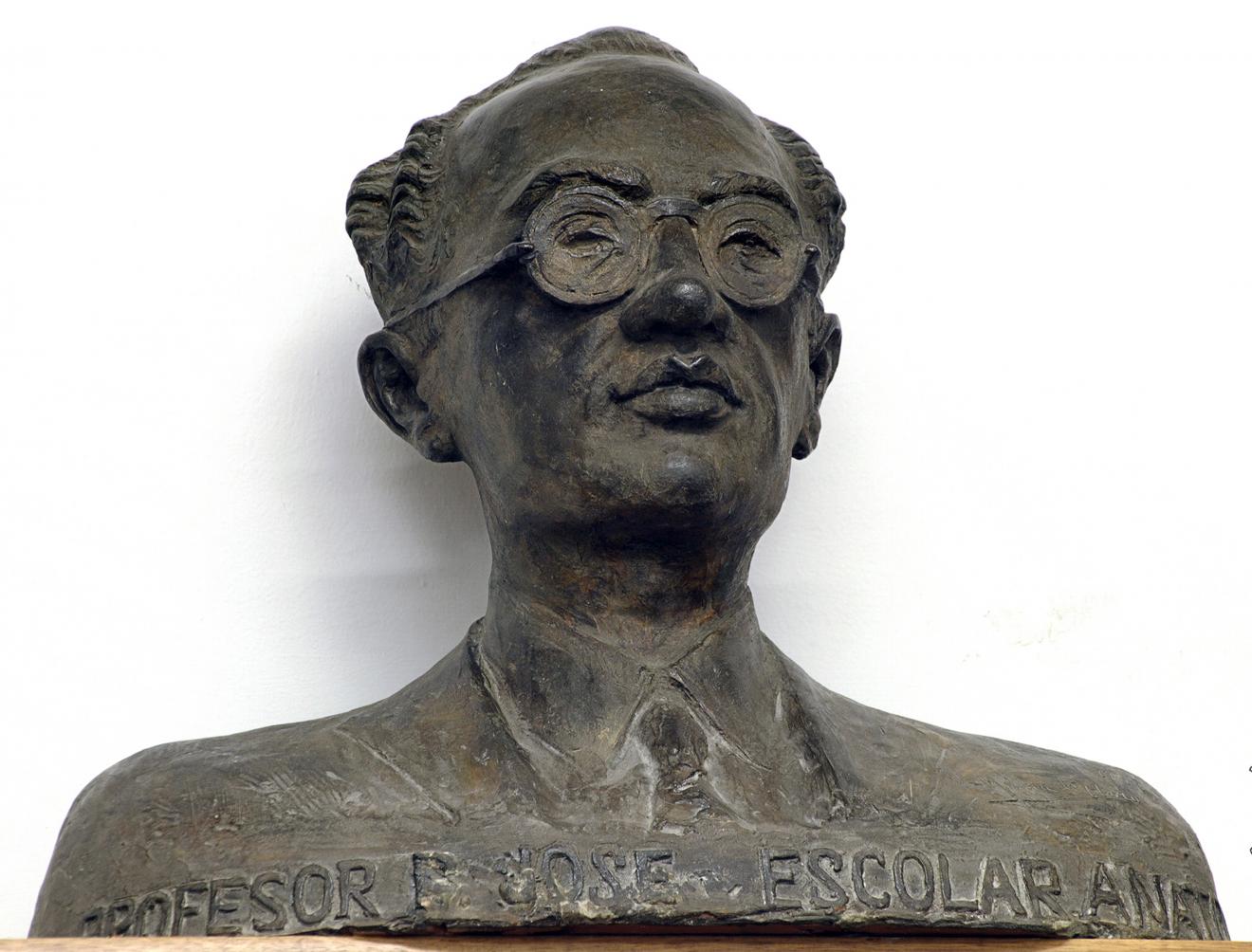 Busto de José Escolar García 