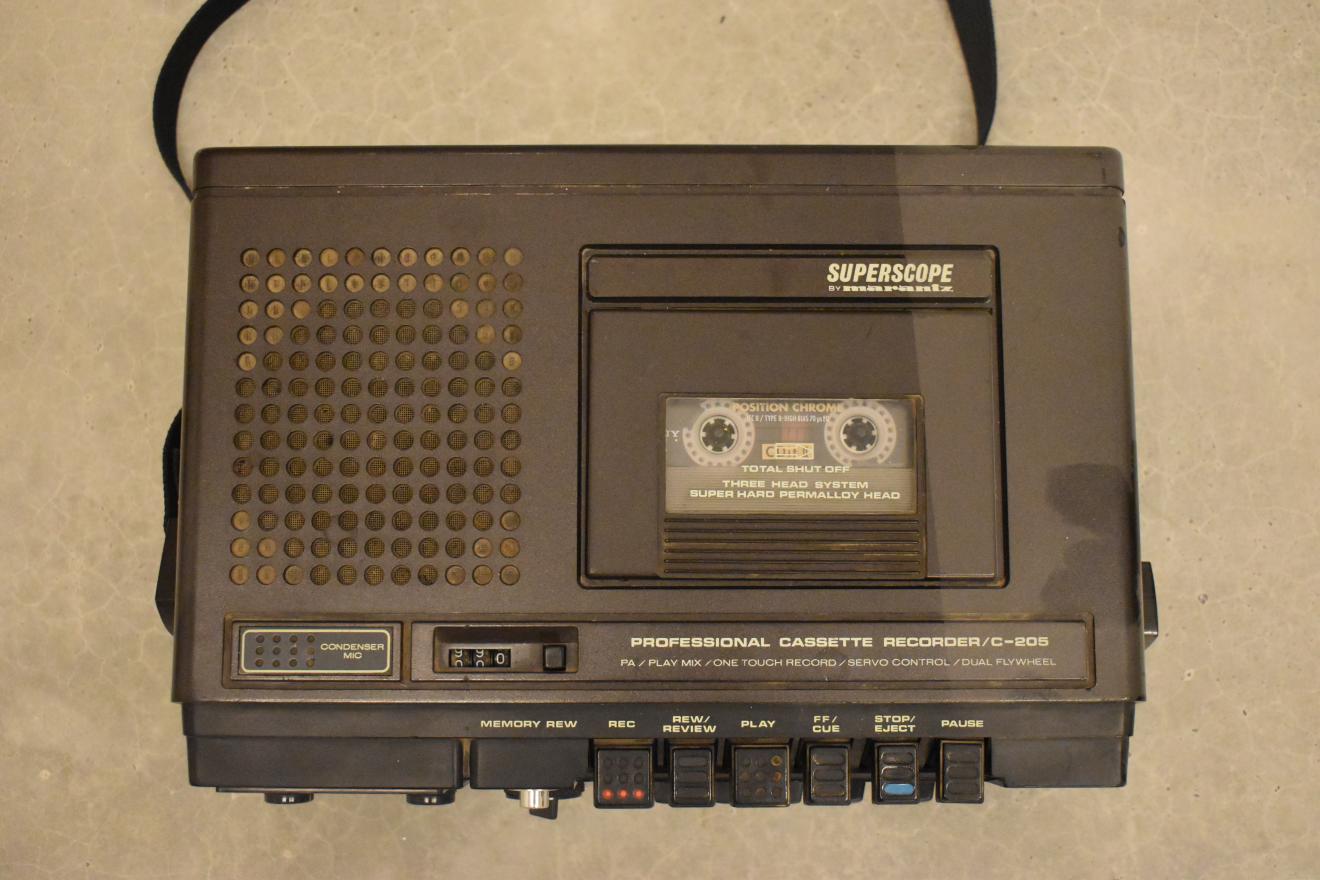 imagen cenital de una grabadora de cassette