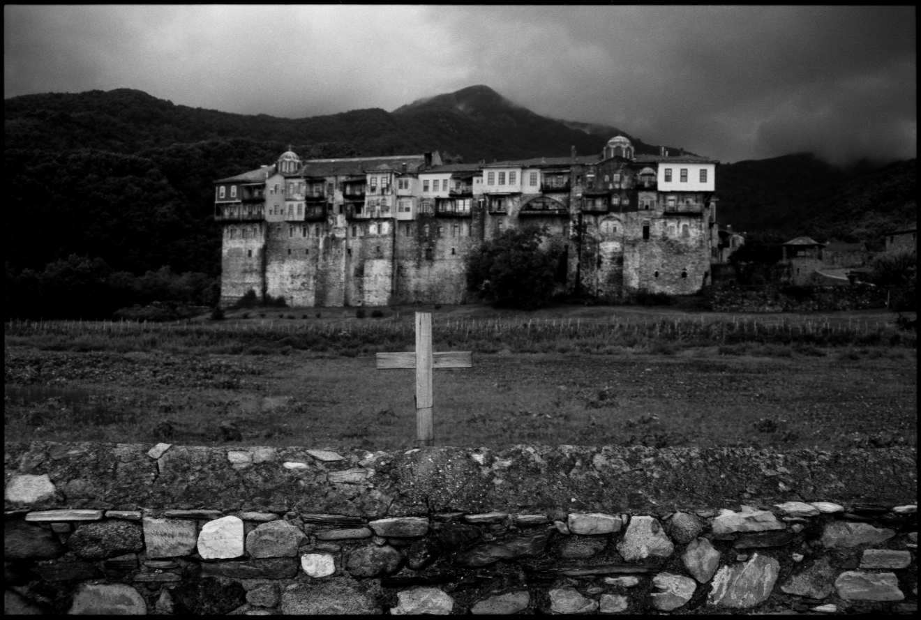 Vista desde la orilla del mar. Monasterio de Iviron