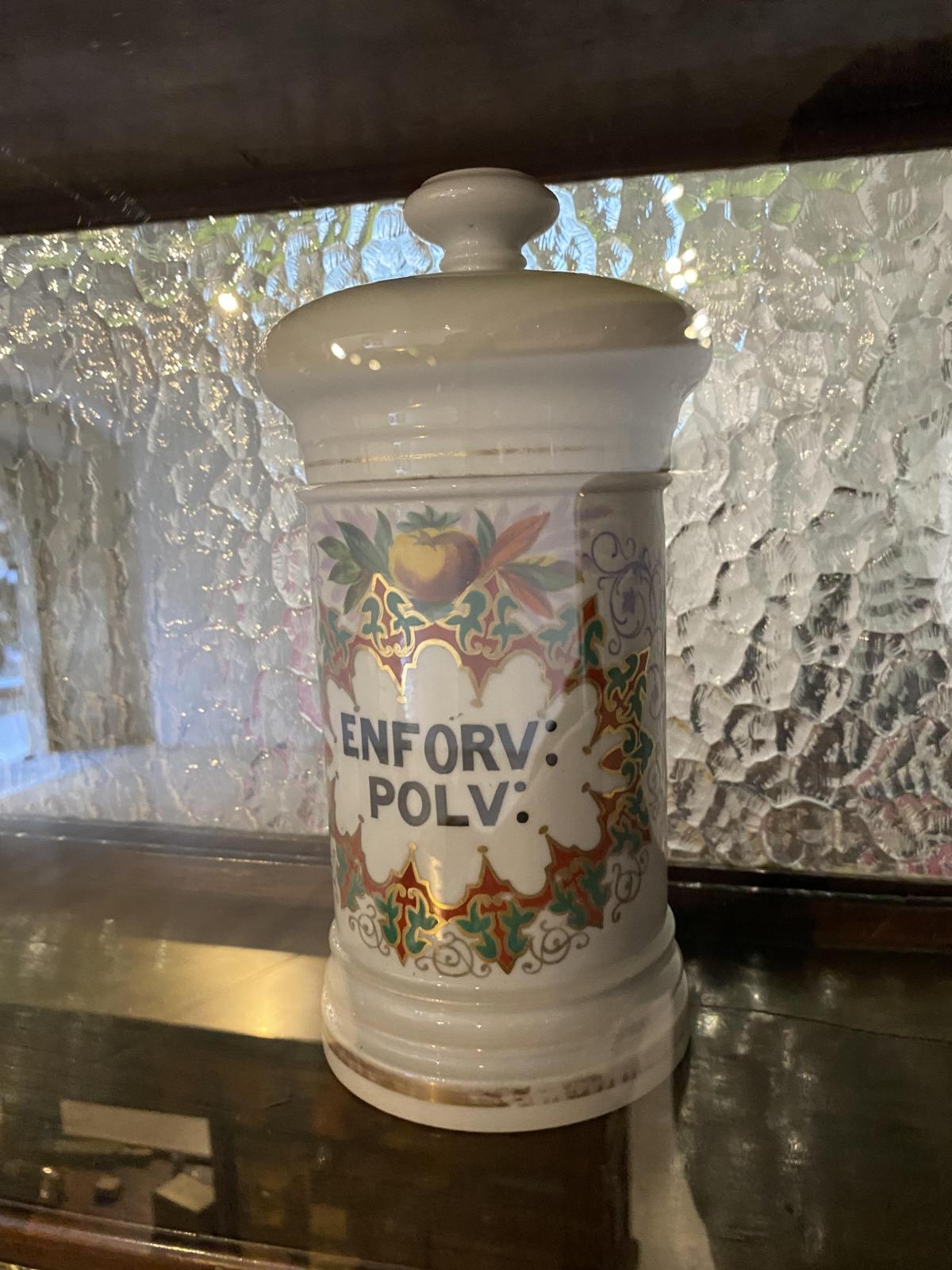 Albarelo de Enforv: Polv: