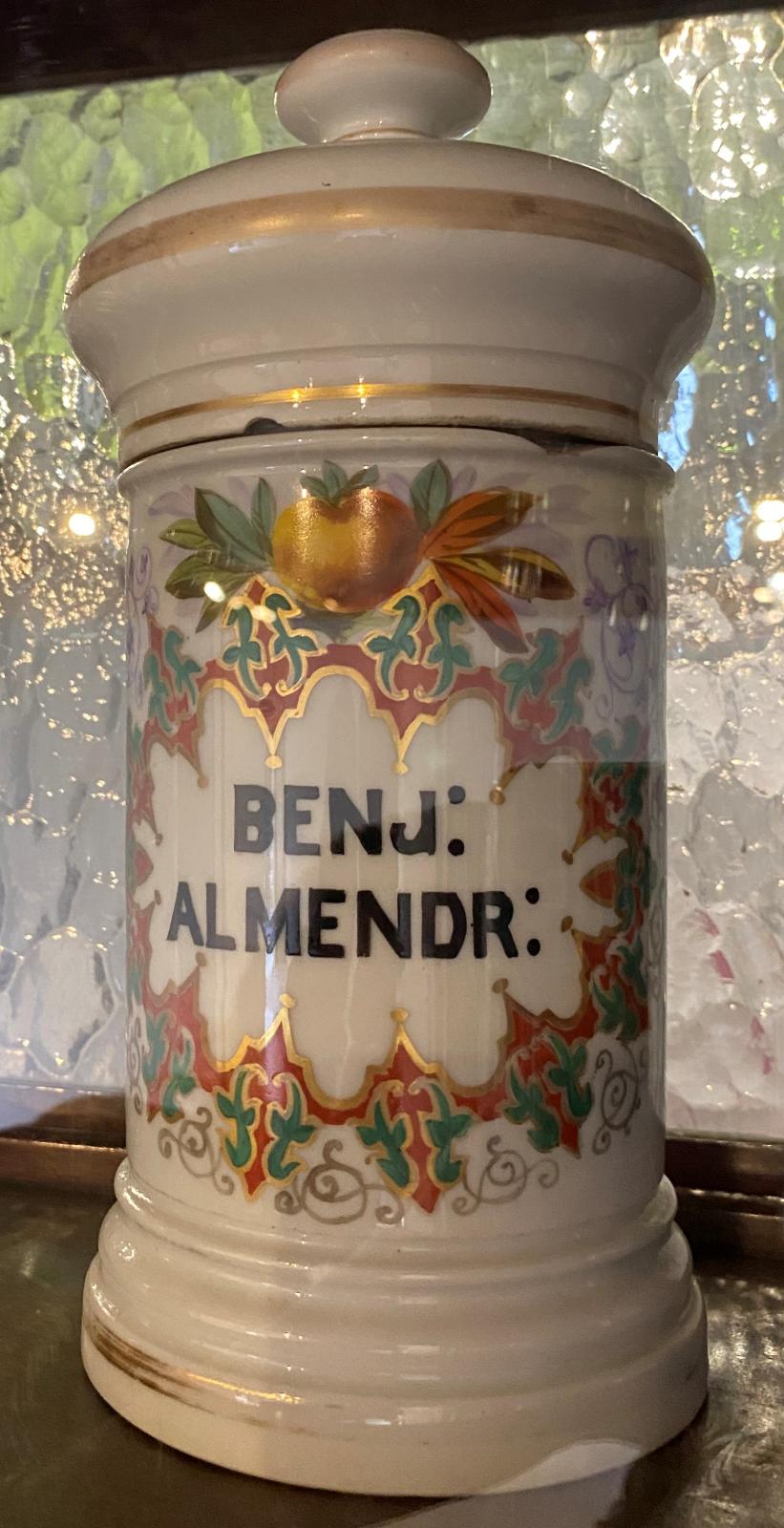 Albarelo de Benj: Almendr: