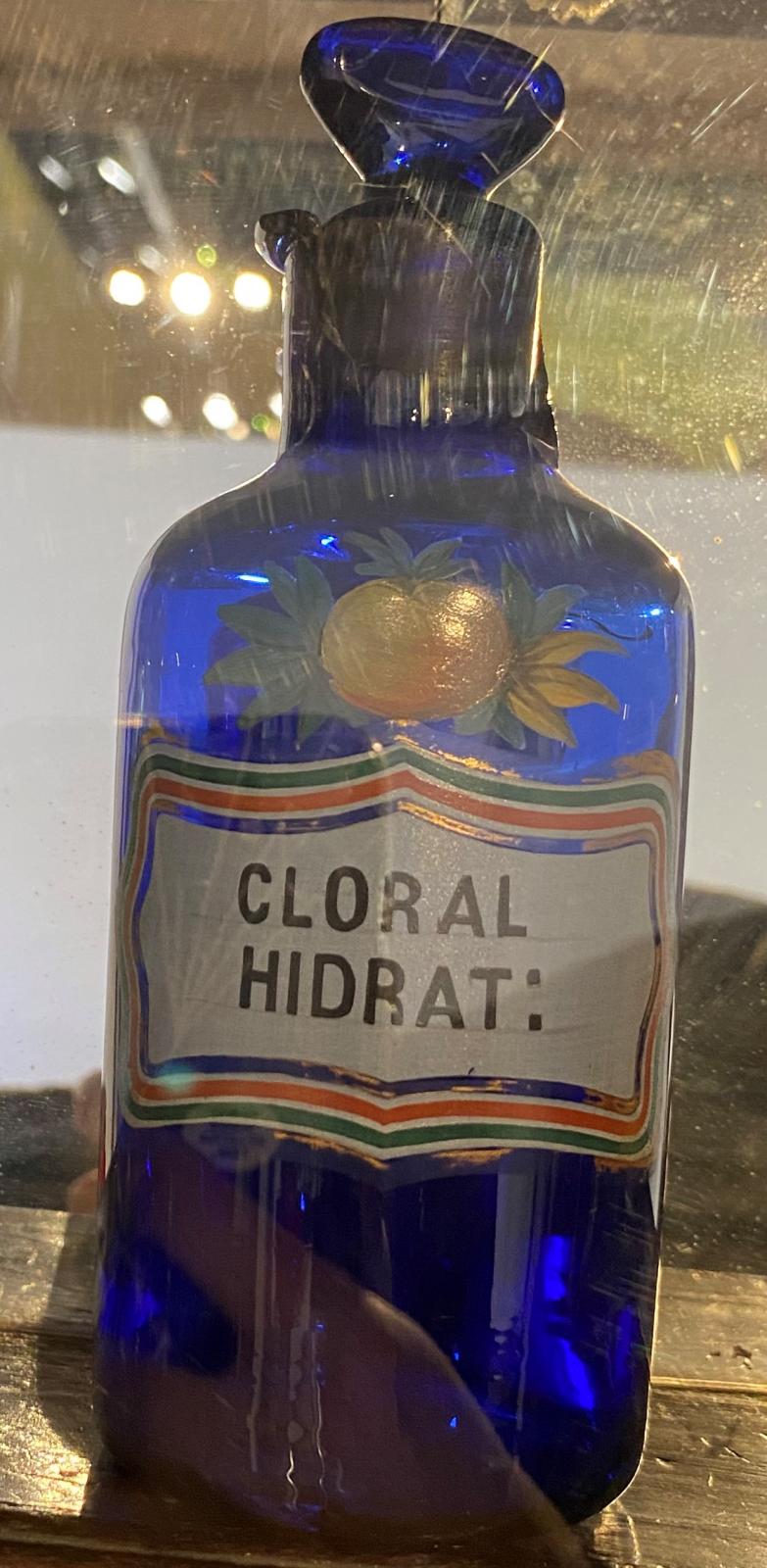 Frasco de vidrio pequeño azul de Hidrato de cloral