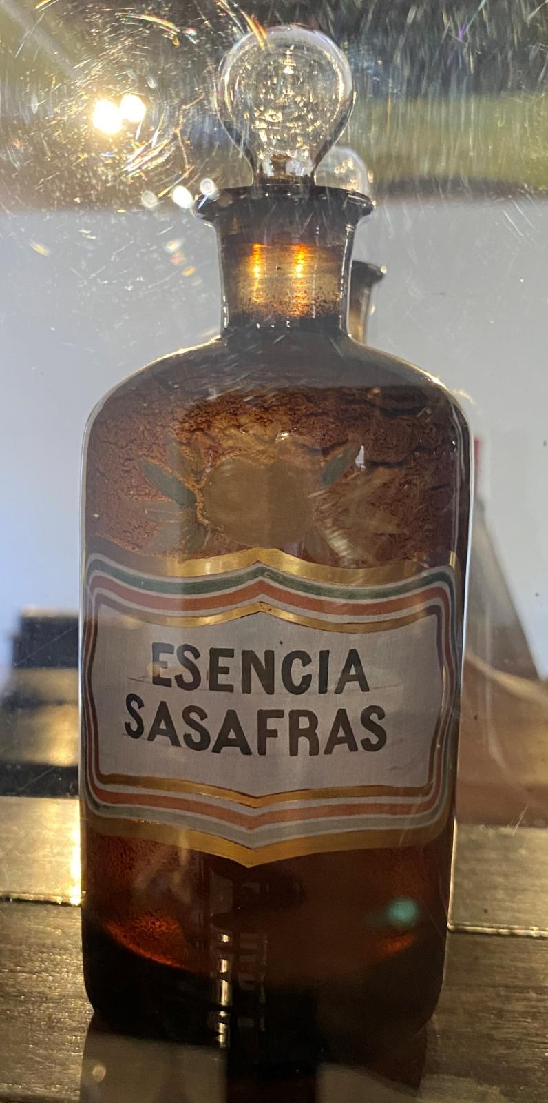 Frasco de vidrio pequeño de Esencia Sasafras